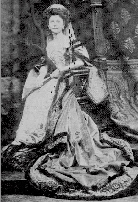 Vestido oficial de los Romanovs - Página 2 MmeLermontoffnebaronneTchinsky