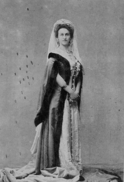 Vestido oficial de los Romanovs - Página 2 MmeWoyna-PantchenkonedeLman1913