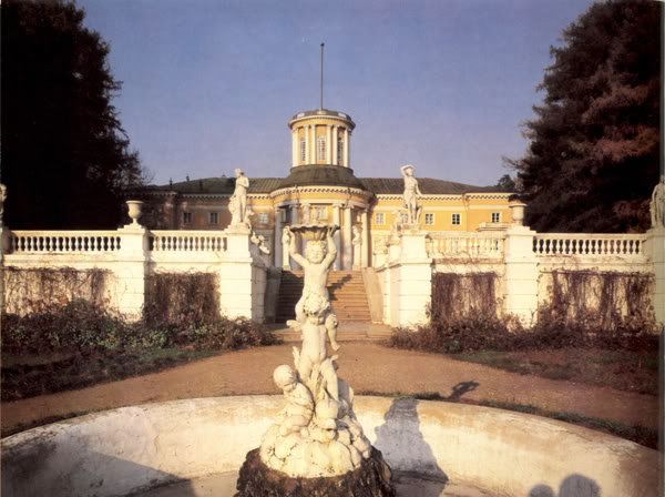 Palacios y Castillos de la Realeza y  Nobleza - Página 10 Parkhangelskoye003600facadesud