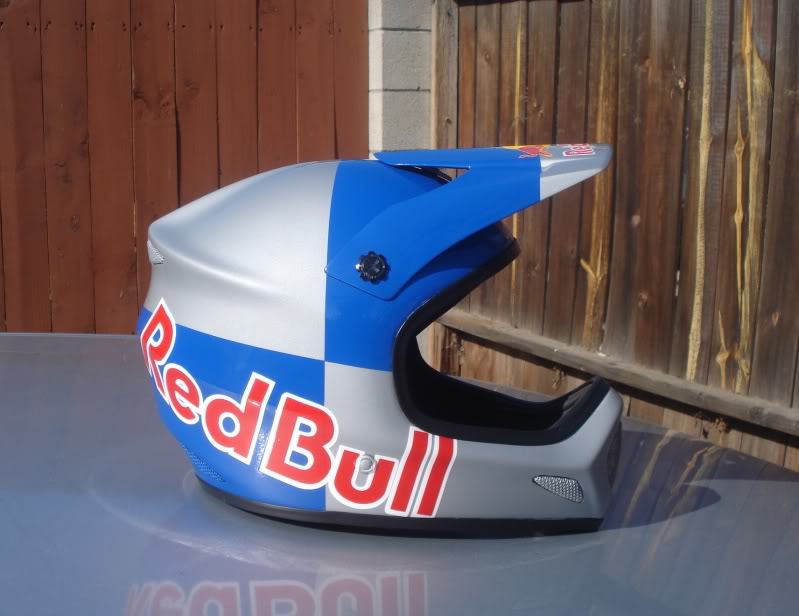 661 EVO Red Bull Helmet 2