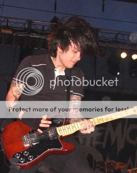 FRANK IERO - Sayfa 5 Frank8-2