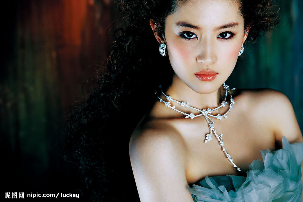 นิตยสาร Bazaar Jewelry ฉบับเดือนมิถุนายนและเดือนกรกฏาคม 2009 [6-7/09]  1951702_202333026_2