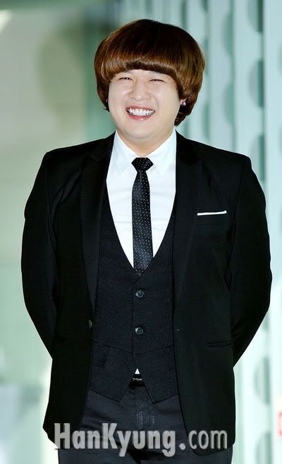 [NEWS]Super Junior Shindong “Eu sou o único do Super Junior do qual não sofre nenhuma interferência da companhia” 2cwqyky