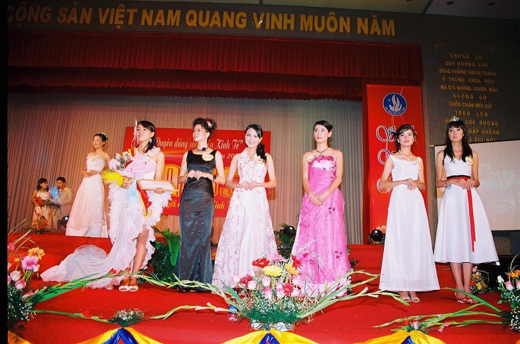 Hình ảnh các thí sinh cuộc thi Duyên dáng sinh viên KT năm 2007... 15