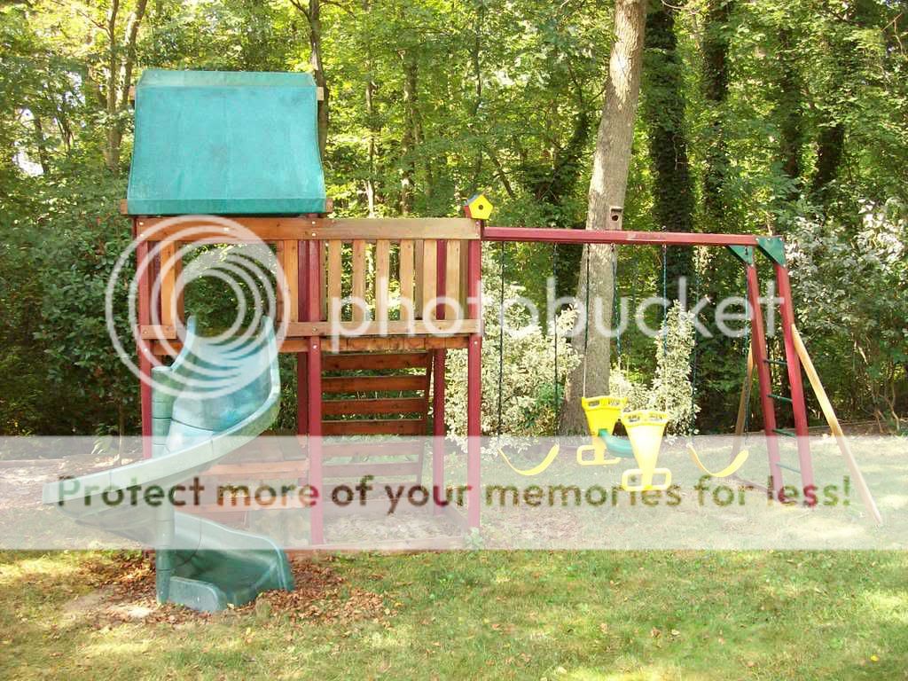 ** Kids Yard Playset ** 100_2922