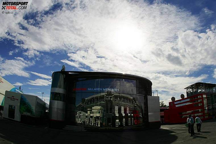 F1 Mania Paddock01