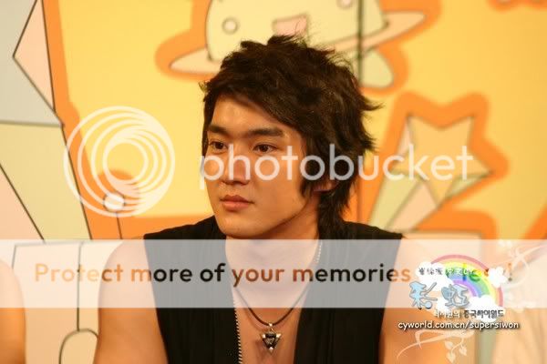 [New Pics - 270708] Siwon in China Normal_l220-20Copy_5