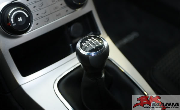 Hyundai finally makes a decent car ... GenCoupe-Shifter