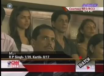 حضور شاه روخ خان و عائلته مباراة الكريكيت الختامية Image006_213894