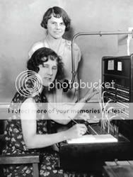 le telephone du geek Vintage-phone-operators