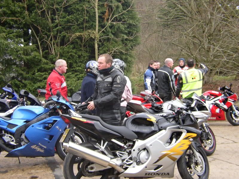 Local forum rideout............a few members from here LRIbirthdayRideout027