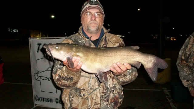 TCBA Catfish Classic Results from 10-24-09 MikeHuffClassic09BIGFISH9lbs15oz