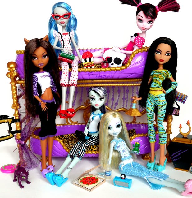 [POUPEES MANNEQUINS] MONSTER HIGH - Page 2 DT-ScarySlumber