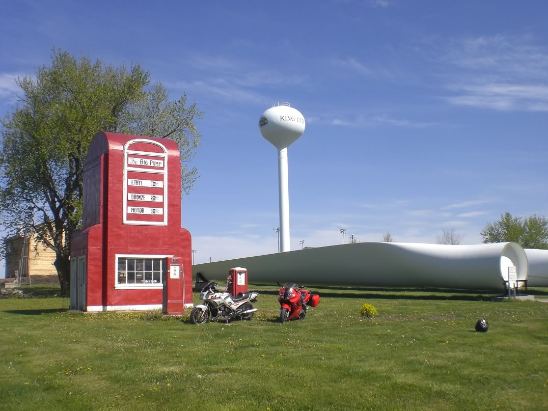 Giant Fuel Pump King City MO BigPump0502_2011a