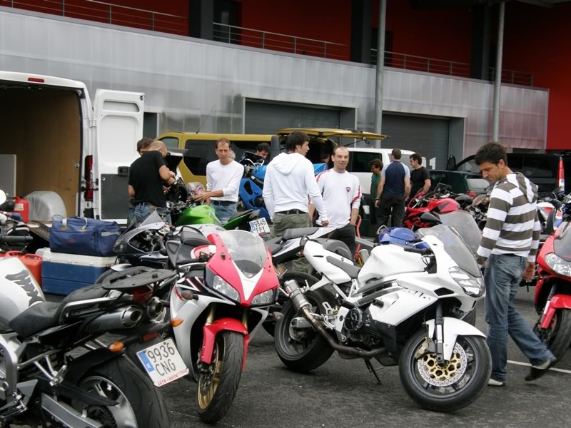 Curso Conduccion Nogaro 8/8/2008 P8070256