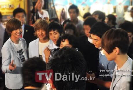 [27.08.10] SHINee được trông thấy tại Guerilla Concert 20100827_shinee_date_1-460x313