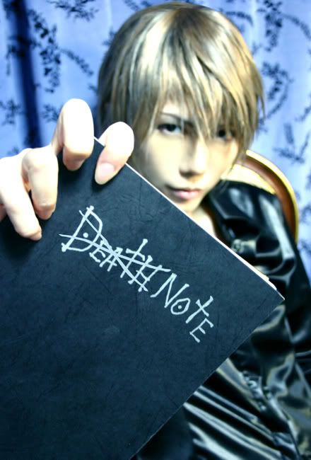 Light from Death Note cosplay Light
