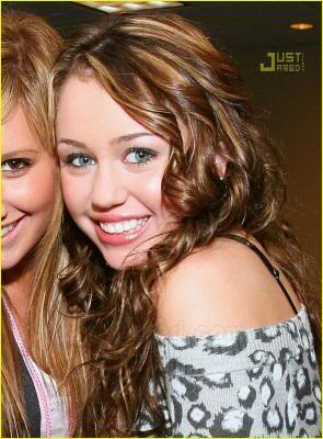 Miley and Ash. 00000000000000000000000000000000-4
