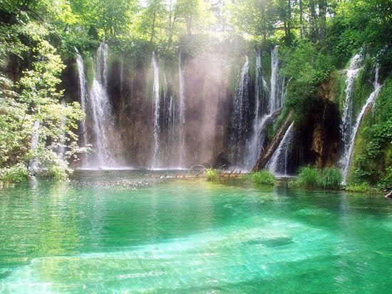 Die Höhle am See Waterfall_by_JackSparrow130