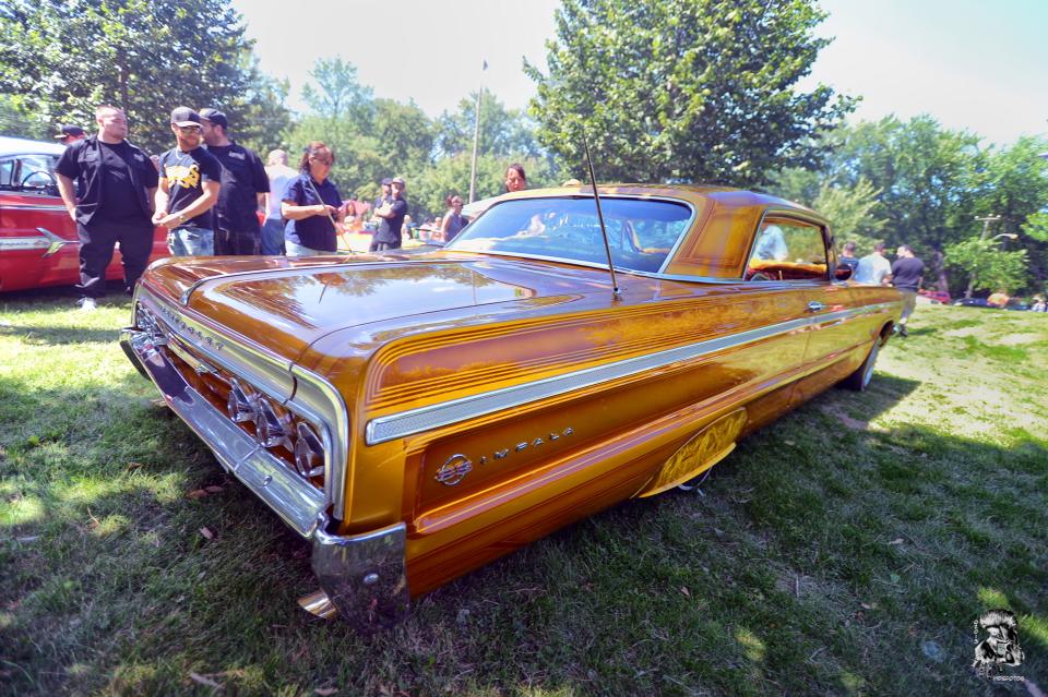 7EME BBQ ANNUEL DU CLUB DE LOWRIDER LUXURIOUS MONTREAL - Page 4 1012496_206680782833186_243082916_n