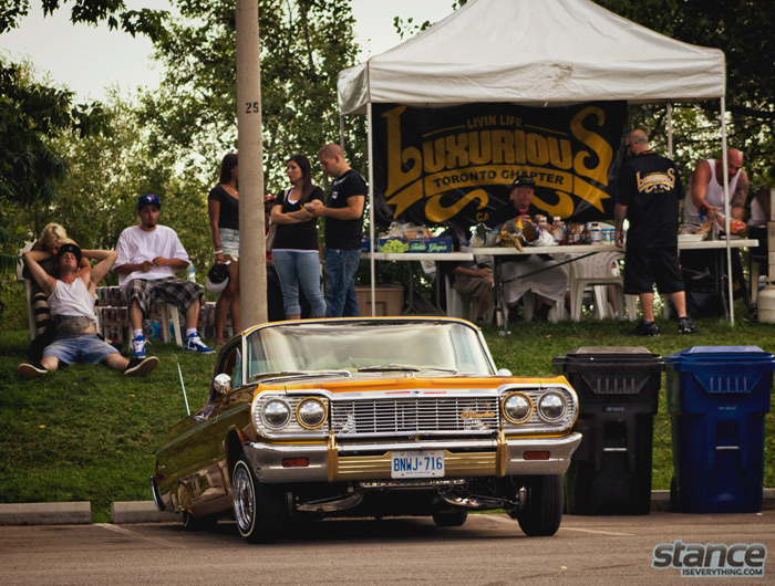 LUXURIOUS LOWRIDER CAR CLUB MONTRÉAL - Page 41 Majestics_bbq_2013_frontluxurious_tent_1