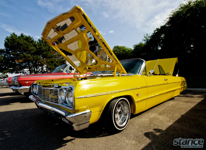 LUXURIOUS LOWRIDER CAR CLUB MONTRÉAL - Page 41 Majestics_bbq_2013_yellow_64_impala_1