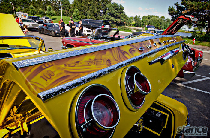 LUXURIOUS LOWRIDER CAR CLUB MONTRÉAL - Page 41 Majestics_bbq_2013_yellow_64_impala_details