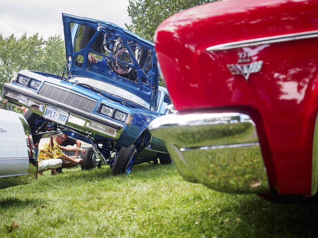 8EME BBQ ANNUEL DU CLUB DE LOWRIDER LUXURIOUS MONTREAL - Page 2 Luxurious-car-club-lowrider-bbq-pics-gallery-canada-montreal-1CA50KO2B