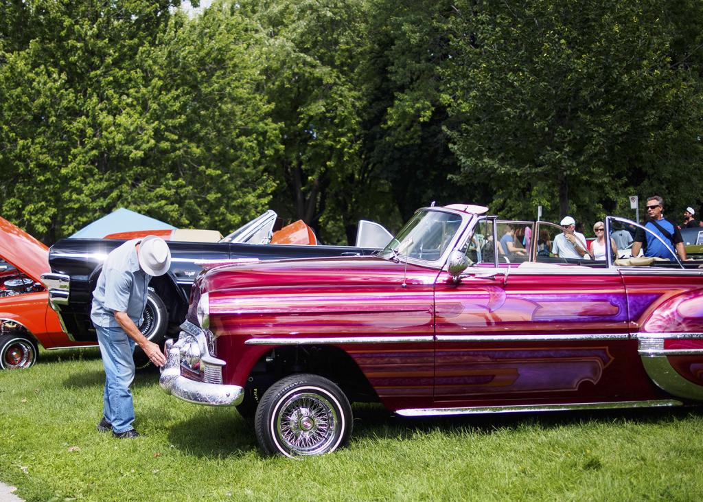 8EME BBQ ANNUEL DU CLUB DE LOWRIDER LUXURIOUS MONTREAL - Page 2 Luxurious-car-club-lowrider-bbq-pics-gallery-canada-montreal-1CAH3VMCV