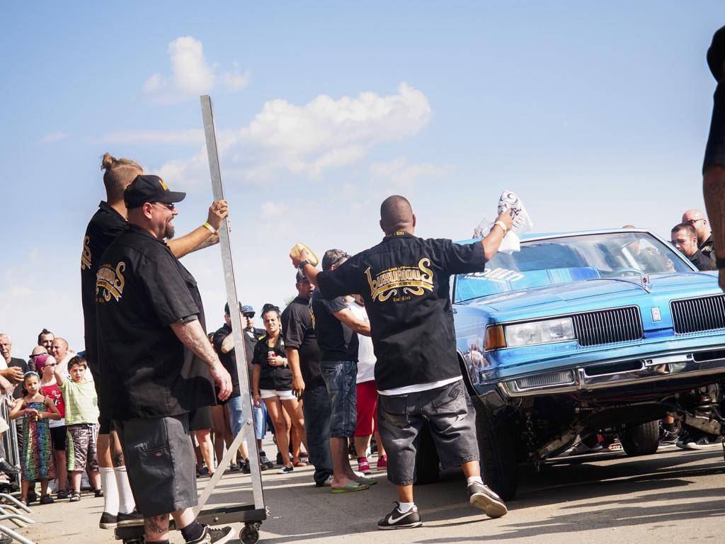 8EME BBQ ANNUEL DU CLUB DE LOWRIDER LUXURIOUS MONTREAL - Page 2 Luxurious-car-club-lowrider-bbq-pics-gallery-canada-montreal-1CAQ09R0T