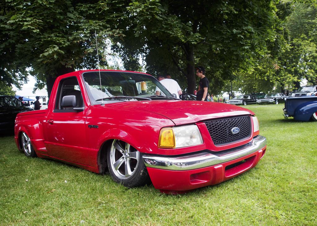 8EME BBQ ANNUEL DU CLUB DE LOWRIDER LUXURIOUS MONTREAL - Page 2 Luxurious-car-club-lowrider-bbq-pics-gallery-canada-montreal-1CAQB0VFB