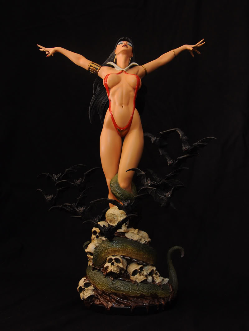 [Sideshow] Vampirella Comiquette - Polystone Statue - Destruidora de casamentos/namoros lançada! - Página 2 Vampirella_09