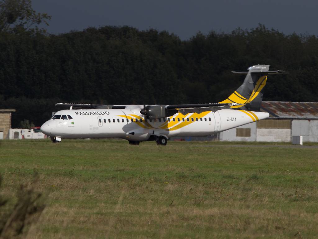 ATR-72 212A Passaredo EI-EYY le 14-10-13 IMG_0580_zps1571c0f1