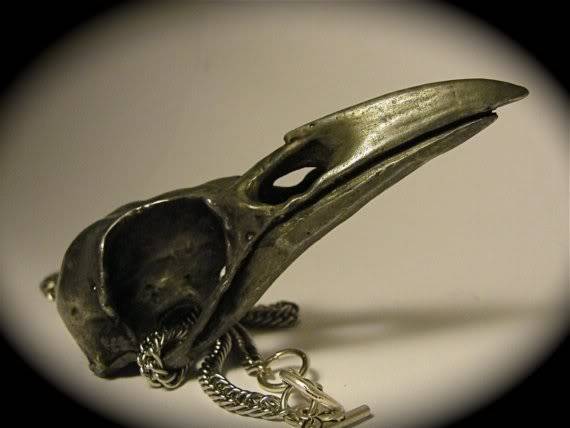 Samantha Scarlet Crow-skull-necklace