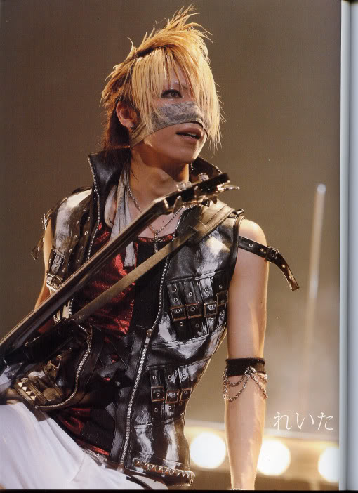 GazettE (Visual kei) - Pgina 15 Reita59