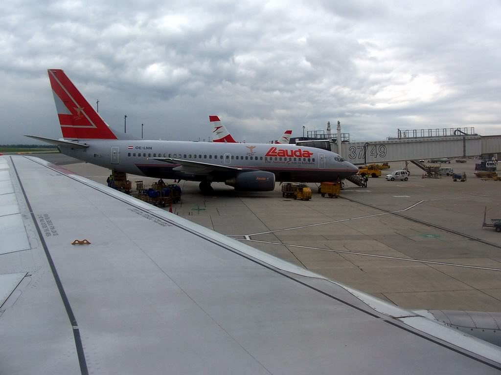 Viena - Schwechat (VIE / LOWW) Laudaairb737-700