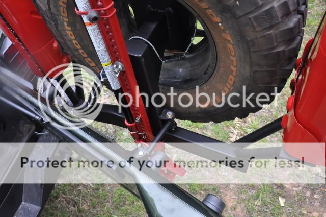 First look at my RockRash4x4 Tire Carrier DSC_7379