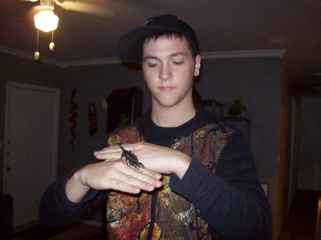 Jake holds da bugs! Randomherpstuff033