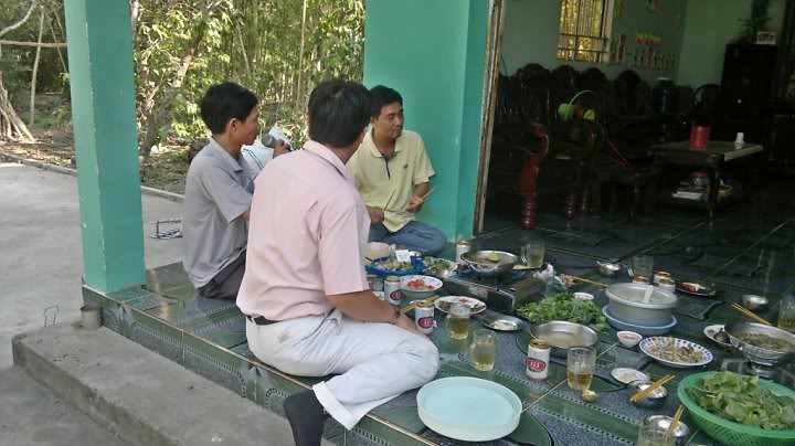 Nhóm sâu rượu về thăm đền thờ Bác Hồ, xã Lương Tâm - Long Mỹ 1300329096231421725_574_574