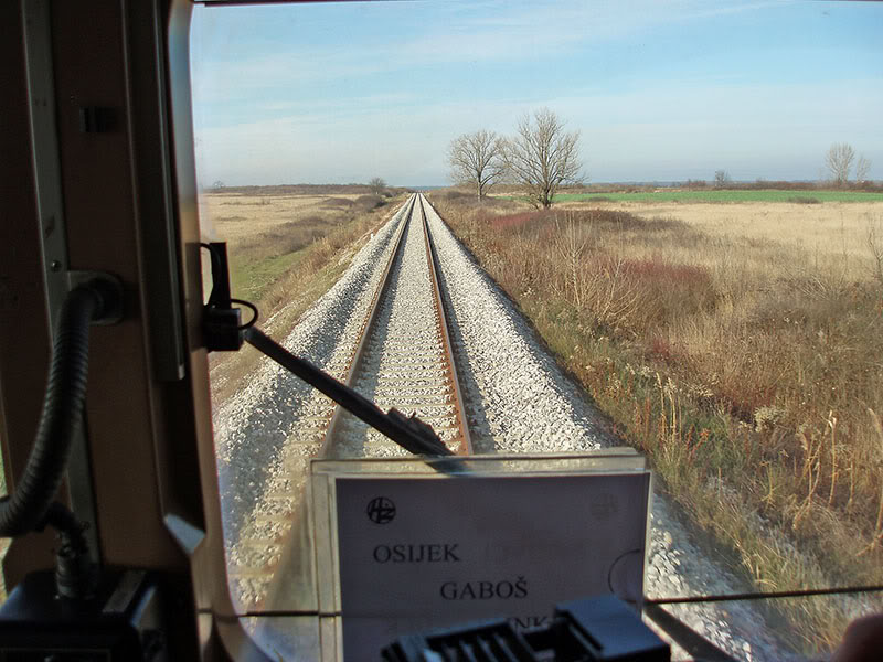 Zagrebaka ekipa na obilasku pruge Vinkovci - Osijek PC140136res