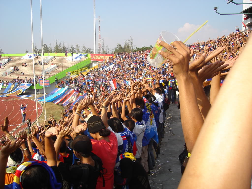 stadion manahan solo, 8 besar ligina 2006 DSC00406