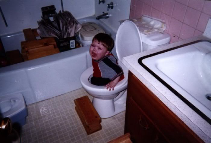 ChevImgenes Boy-stuck-in-a-toilet