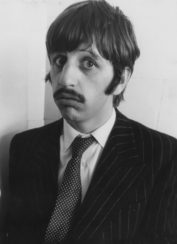 A qui sont ces yeux?????? - Page 21 Ringo_starr