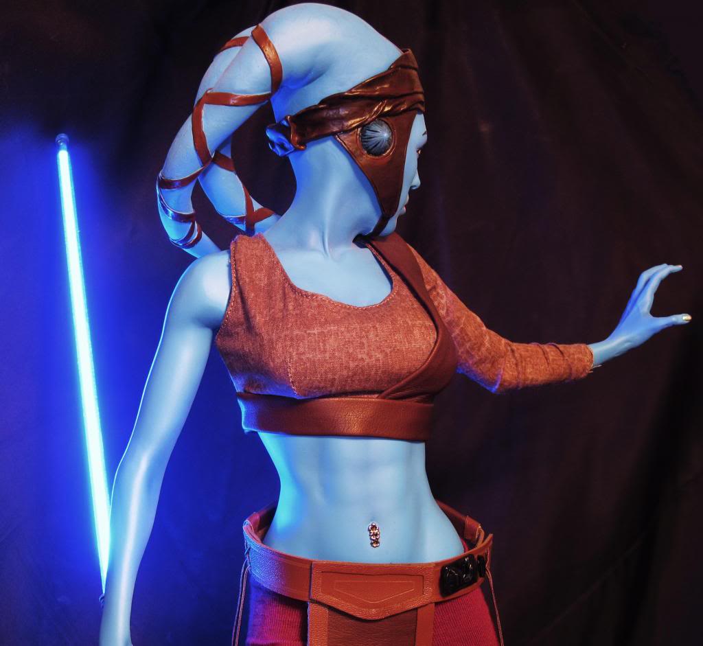 [Sideshow] Star Wars: Aayla Secura Premium Format - Lançado - Página 2 Secura16_zpse4b8f7ad