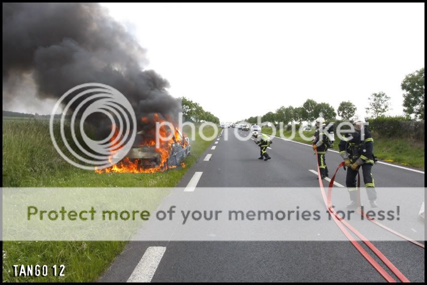 Feu de voiture a Caen (Normandie) + Photo's 19/06/09 _MG_9048copy