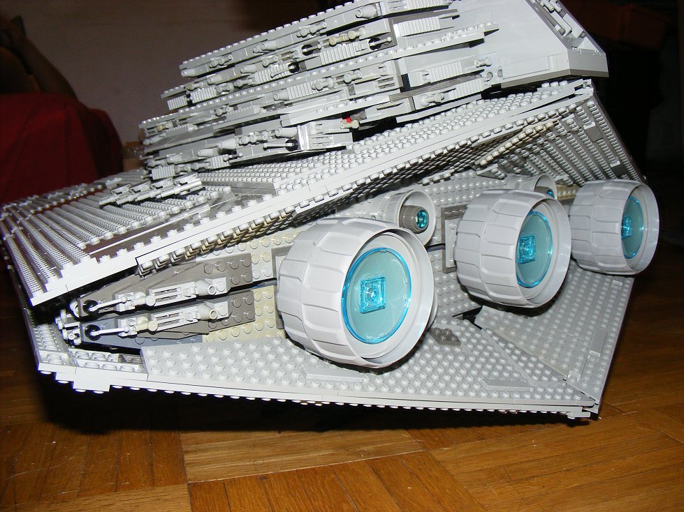 Lego UCS 10030 Star Wars Imperial Star Destroyer 10030-23_zpsdyb0wdea