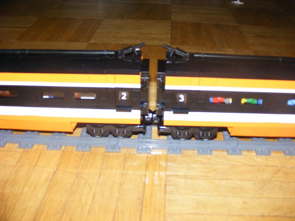 Lego 10233 TGV 10233-03_zpsc754c4a8