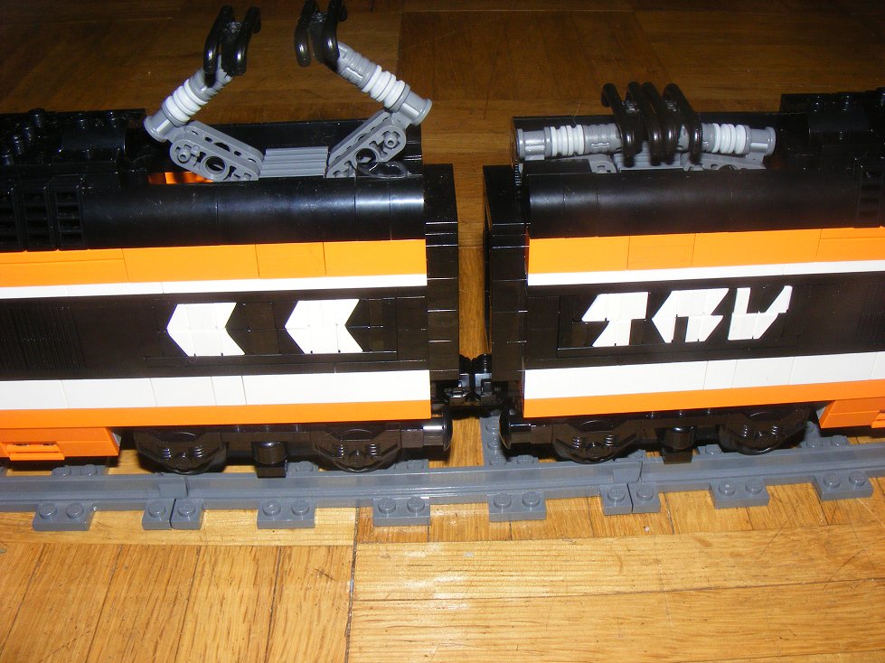 Lego 10233 TGV 10233-06_zps668c0982