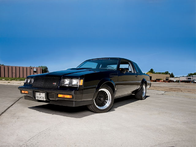 Question entre 1975 et 1985..... - Page 2 Buick-GNX-Exterior