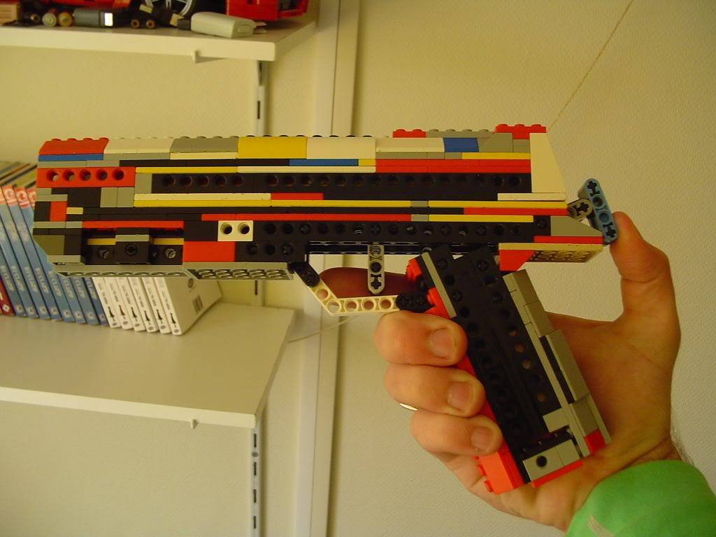 Tommy's Lego Armory DSC00014